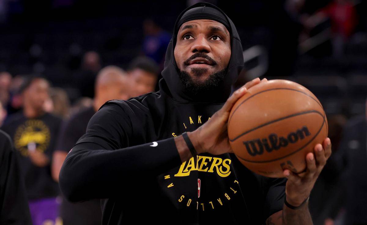 詹姆斯重返赛场,锐不可当首场状态出色,美国队观众沸腾! 詹姆斯重返赛场,锐不可当首场状态出色,美国队观众沸腾!